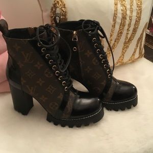 LV ankle boost 🖤🤎